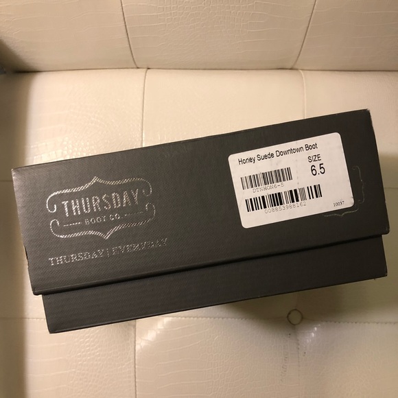 THURSDAY BOOT CO // DOWNTOWN // HONEY SUEDE // 6.5 - Picture 6 of 7